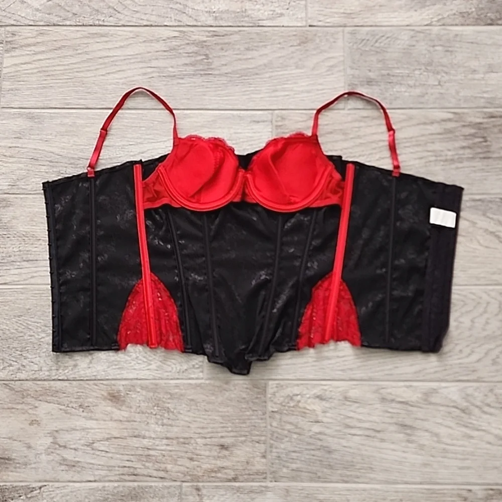 Fredericks of Hollywood Red & Black lace corset - Picture 4 of 6